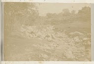 Rotsachtig riviergezicht te Djatie Roenggo