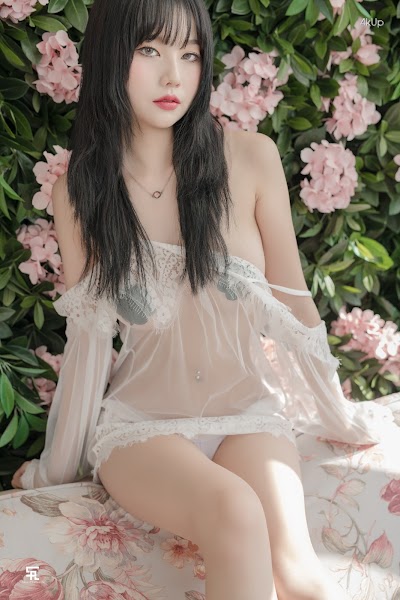 SAINT Photolife – Yuna & BLOOM Vol.01