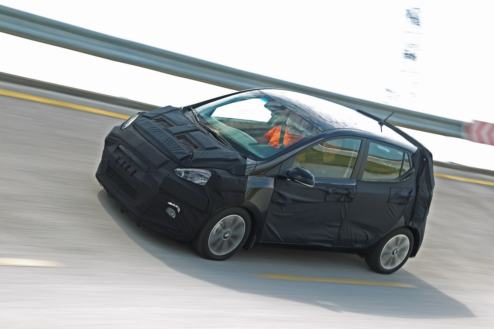 [Hyundai-i10-5%255B2%255D.jpg]