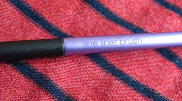 Real Techniques fine liner brush review