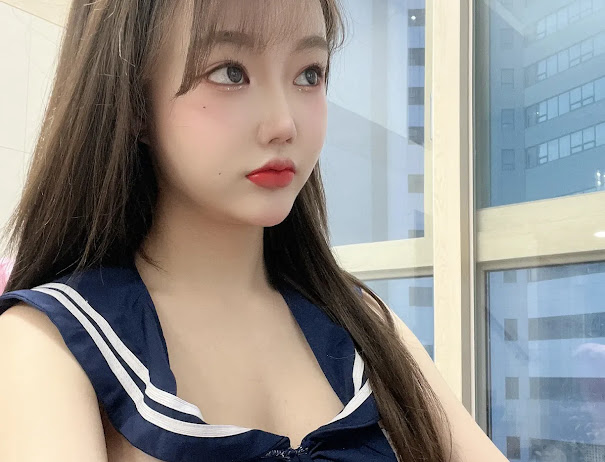 Moon Night Snap – Jucy (쥬시) Masturbating