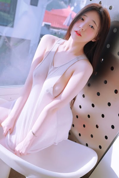 Yeon Woo (연우) See Through