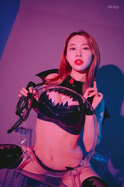 [LIKEY] Uhye (이유혜) Happy Halloween
