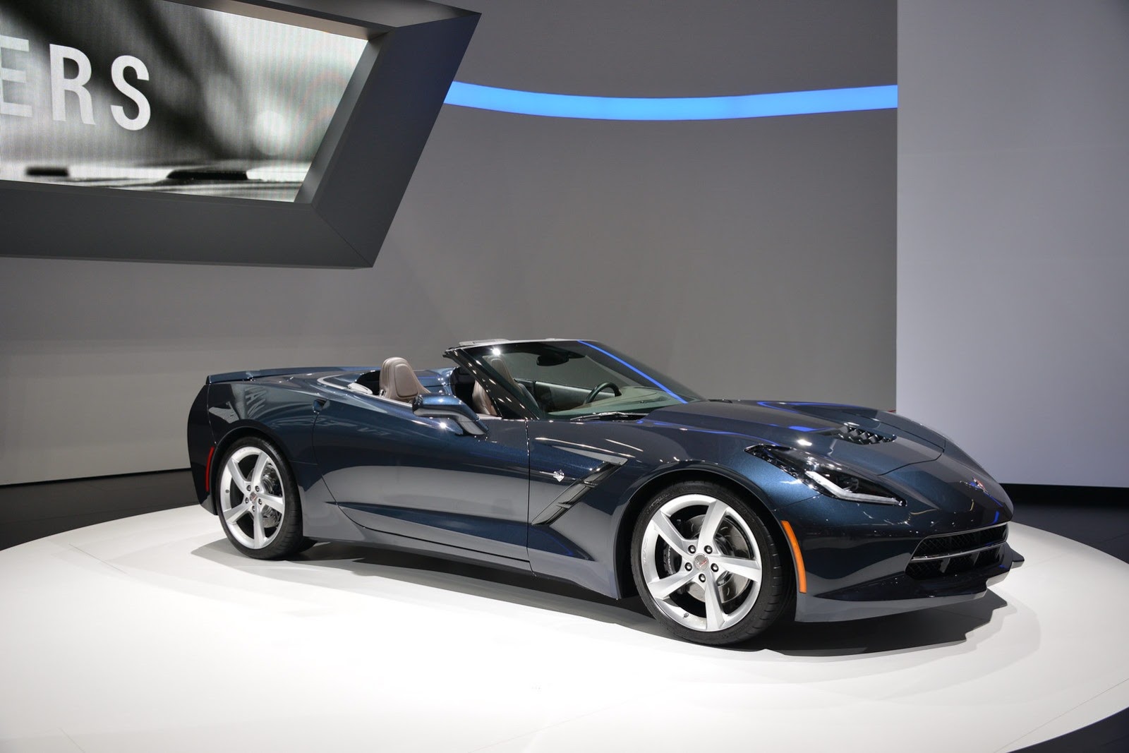 [Corvette-Stingray-8%255B2%255D.jpg]