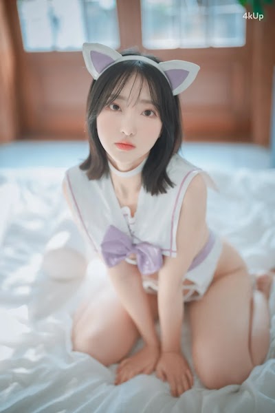 DJAWA Photo – HaNari (하나리) “Snow Cat #3”