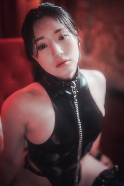 DJAWA Photo – Pia (피아) “Cling to Latex”