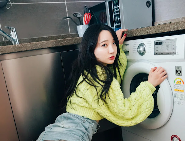 [Loozy] Son Ye-Eun (손예은) Travel Partner
