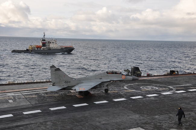 MiG-29-KUB-Indian-Navy-Fighter-Aircraft-Carrier-Kuznetzsov-Russia-01-www.aame.in
