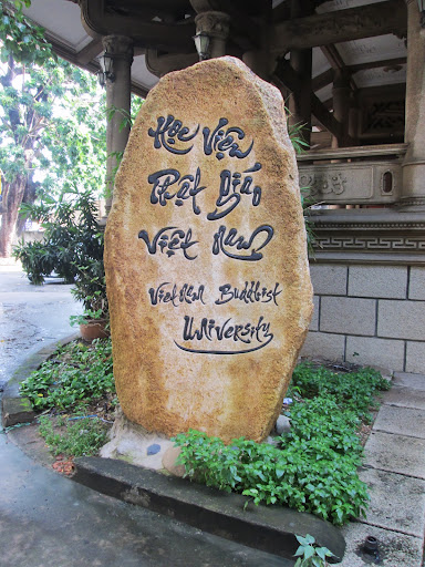 TieuTuongHTMinhChau_04.jpg