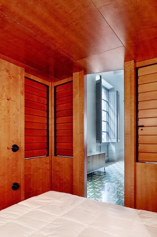 [17-Carrer-Avinyo-David-Kohn-Architects-Barcelona-photo-Jose-Hevia-Blach-yatzer.jpg]