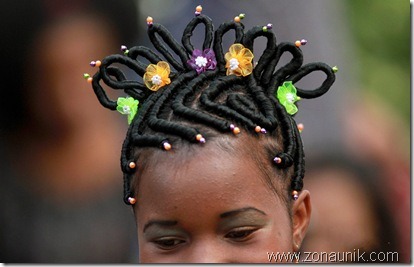 [impressiveattractivefunnylookingweirdeyecatchercooluniquehairstylescontestColombia1_thumb%255B3%255D.jpg]