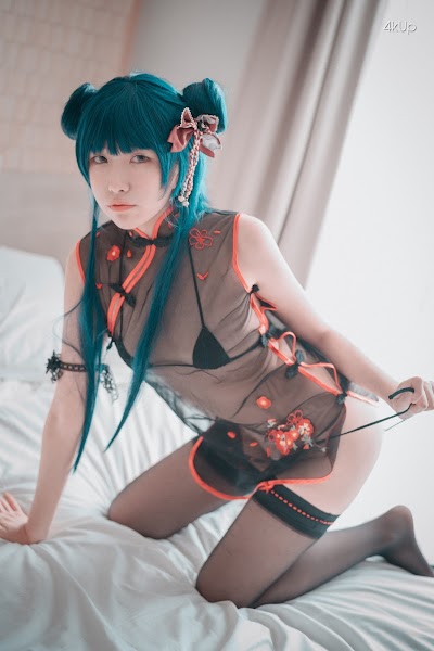 DJAWA Photo – Sonson (손손) Sheer Qipao Girl