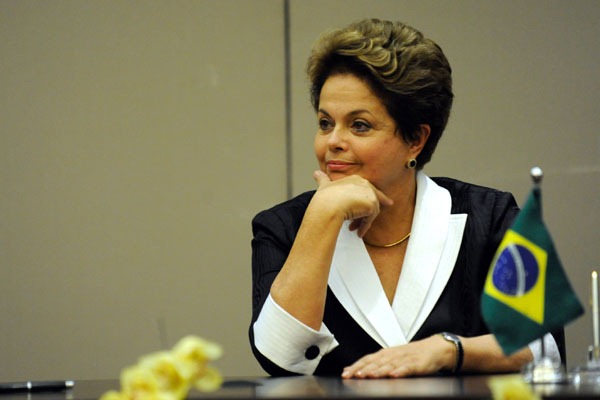 [Em%2520Londres%252C%2520Dilma%2520deve%2520fechar%2520parceria%2520para%2520brasileiros%2520estudarem%2520em%2520universidades%2520brit%25C3%25A2nicas%255B3%255D.jpg]
