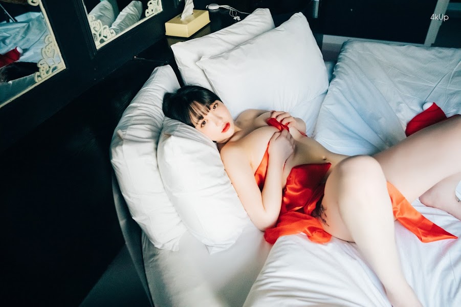 [Loozy] Doube Date Ye-Eun – Son Ye-Eun (손예은)