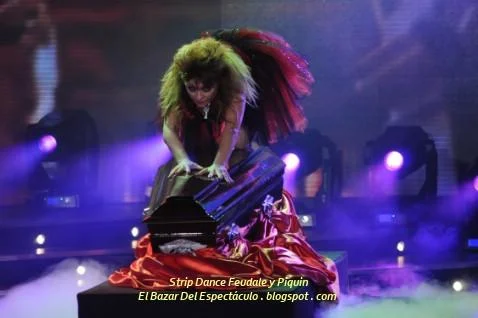 Strip Dance Feudale y Piquin.JPG