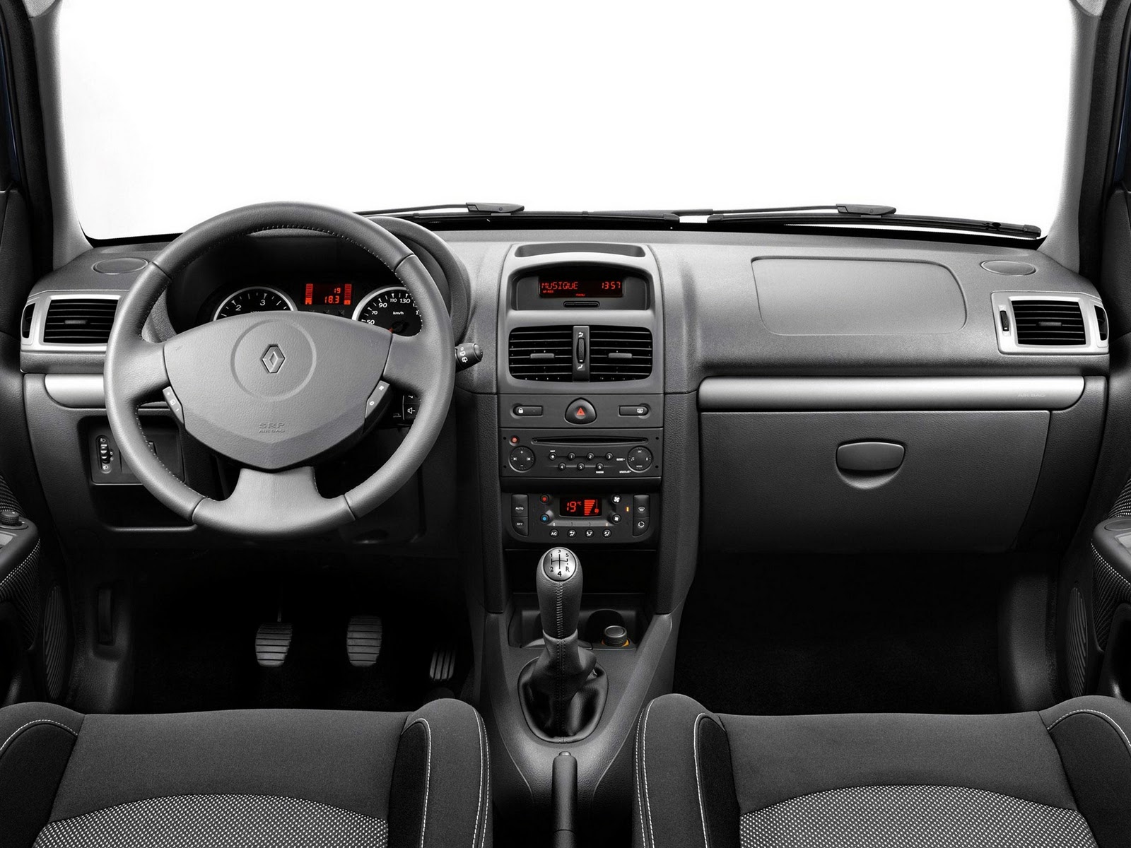 [autowp.ru_renault_clio_campus_5-door_16%255B2%255D.jpg]