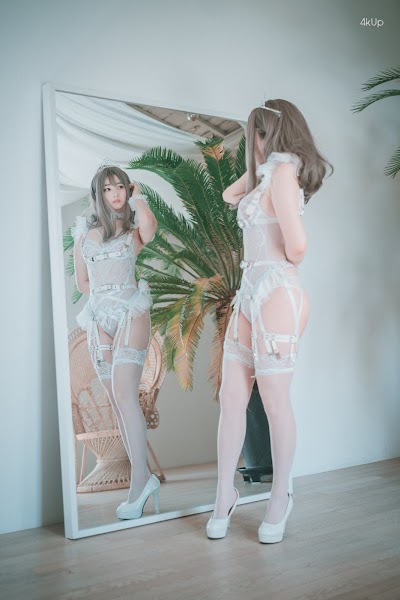 DJAWA Photo – Bambi (밤비) – “Reine de Blanc”