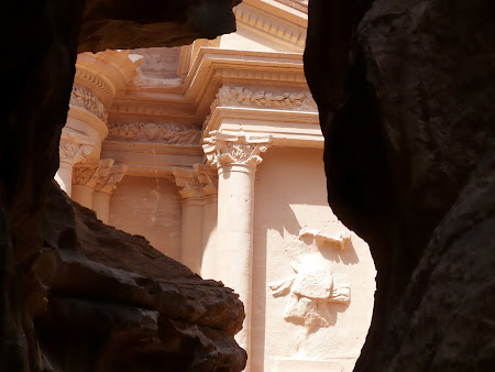 Se intrevede Tezaurul din Petra