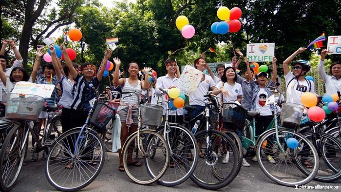[vietnam-gay-pride2.jpg]