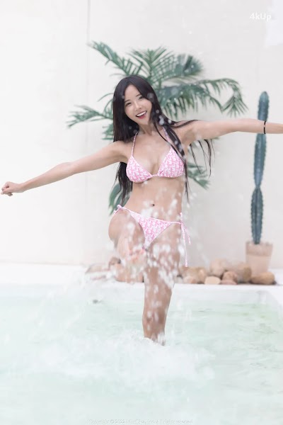 Habin (하빈) Bikini Attack 04
