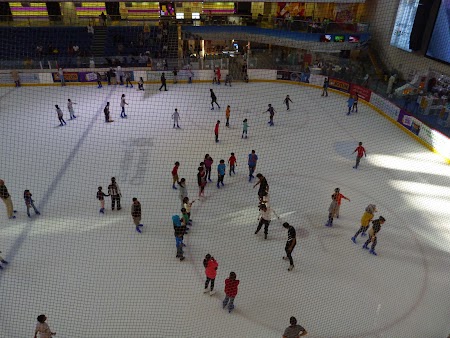 02. Patinoar - Dubai Mall.JPG