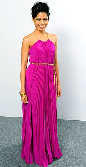 freida-pinto-pleated-pink-gown