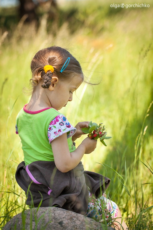 Летние фотографии Машеньки на даче_21