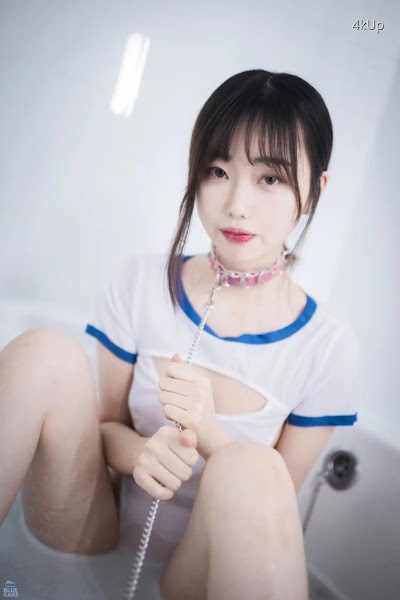 [BLUECAKE] Kim Ji-won (김지원) White One + RED.Ver