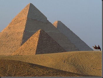 giza-pyramids_24757_600x450