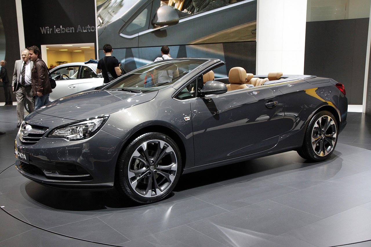 2013_Opel_Cascada_2.jpg