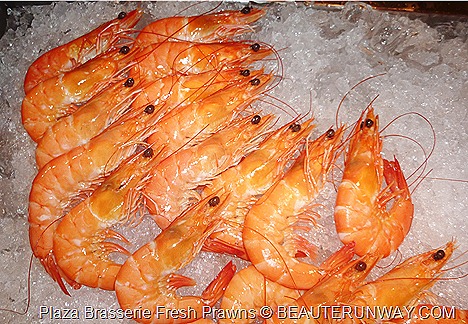 PARKROYAL HOTEL BEACH ROAD PLAZA BRASSERIE BUFFETS Fresh prawns