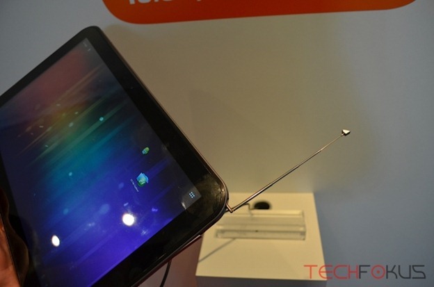 toshiba-unveils-its-13-3-inch-android-tablet-with-integrated-tv-tuner-video