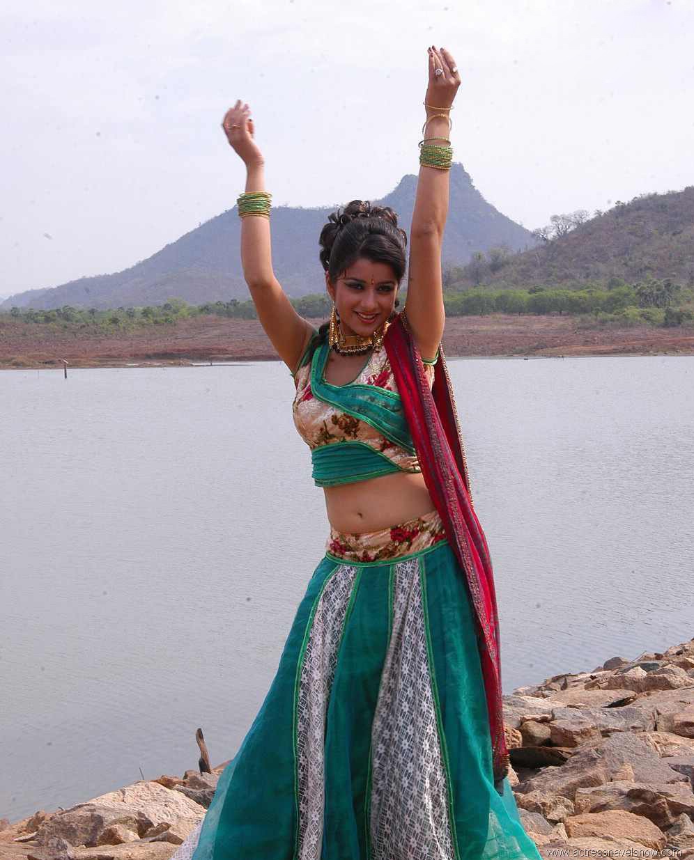 [tollywoodactressmadhurima%2520hot%2520navel%2520show%2520%25281%2529%255B4%255D.jpg]