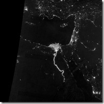 foto bumi malam hari dari nasa - sungai dan delta nil