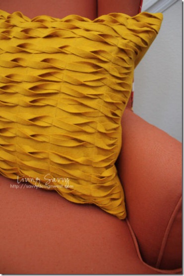 friday feature--textured pillow from living savvy blog