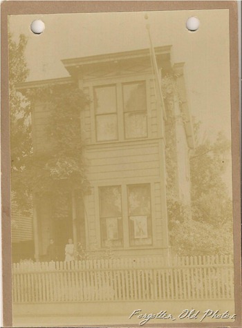 The house at 610  Sibyl Beedee Age 6 Hazel Age 8  1898