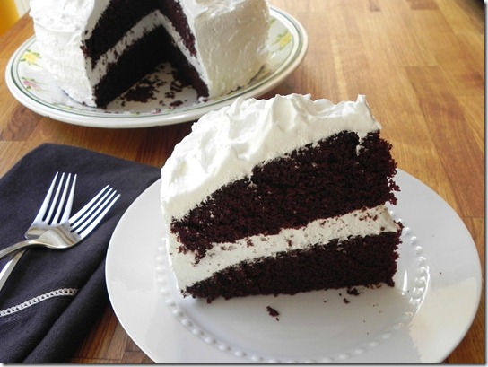 hershey's-perfectly-chocolate-cake-with-fluffy-white-icing-2