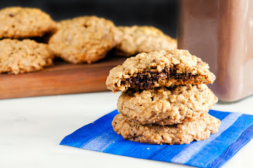 Nutella Stuffed Oatmeal Cookies