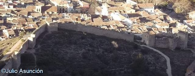 [Muralla-de-Jtiva-vista-desde-el-cast.jpg]