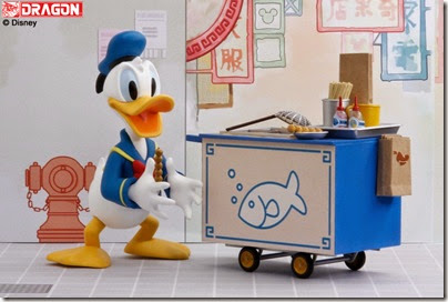 Donald Duck selling curry fish ball 02