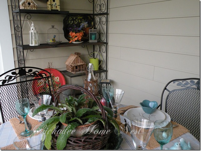 Dining with the Birds at Chickadee Home Nest