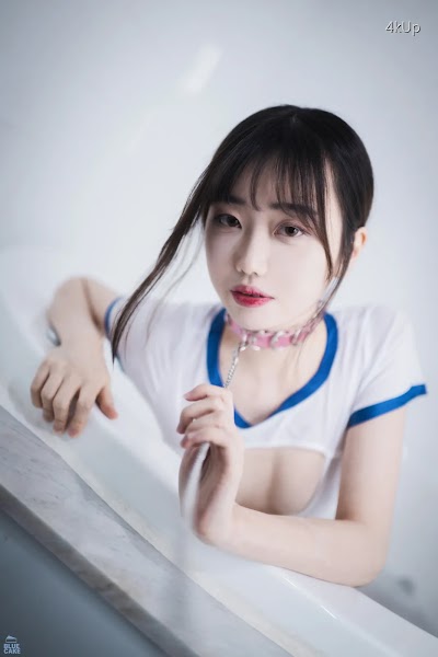 [BLUECAKE] Kim Ji-won (김지원) White One + RED.Ver