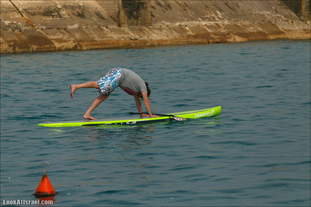 LookAtIsrael.com - Фото путешествия по Израилю | Занятия йогой в море в Тель Авиве | Yoga in Tel Aviv