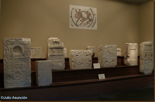 Estelas funerarias y mosaico de Teseo y el Minotauro - Museo de Navarra