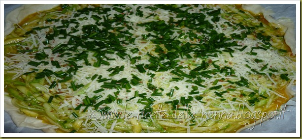 Torta salata all'aceto balsamico con zucchine, erba cipollina, prosciutto cotto e mozzarella (7)