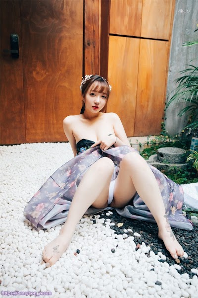 Loozy Gisheng 妓生 – Son Ye-Eun (손예은)