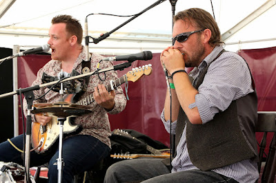 TommyAllen(l),JohnnyHewitt(r),byAlanWhite,www.earlyblues,com.jpg