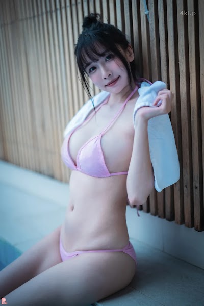 [PINK] Lee Ahrin Bikini Day