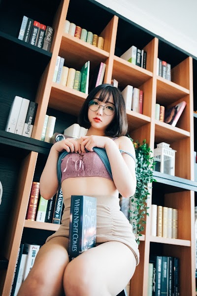 [Loozy] Son Ye-Eun (손예은) Librarian Girl