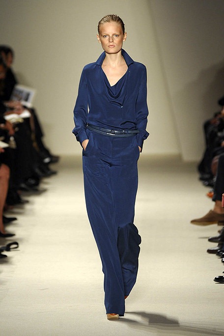 [AKRIS-SPRING-2011-RTW-PODIUM-014_runway%255B3%255D.jpg]